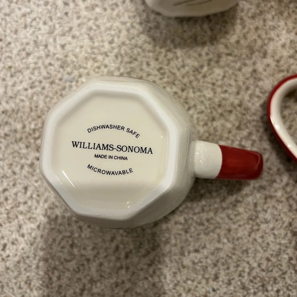 Williams Sonoma gingerbread mug set